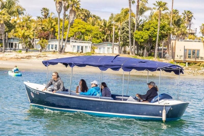 Action Sport Rentals | 21' Duffy Rental