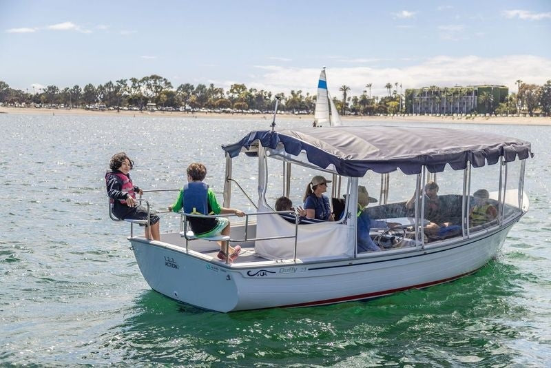 Action Sport Rentals | 21' Duffy w/Sundeck Rental – Club Never Bored